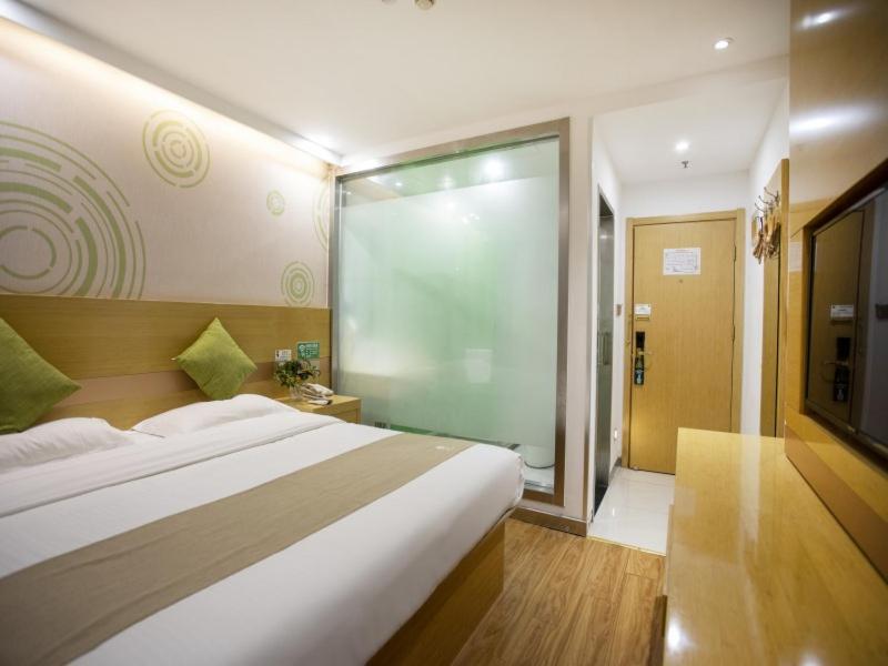 Hotel Greentree Minhang District Lianhang Road Subway Station Express 3*